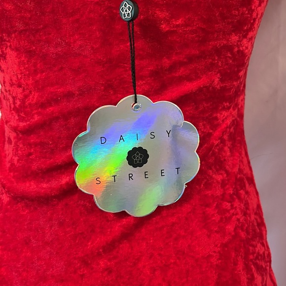 Daisy Street ASOS Red Velvet Summer Dress - Picture 5 of 6